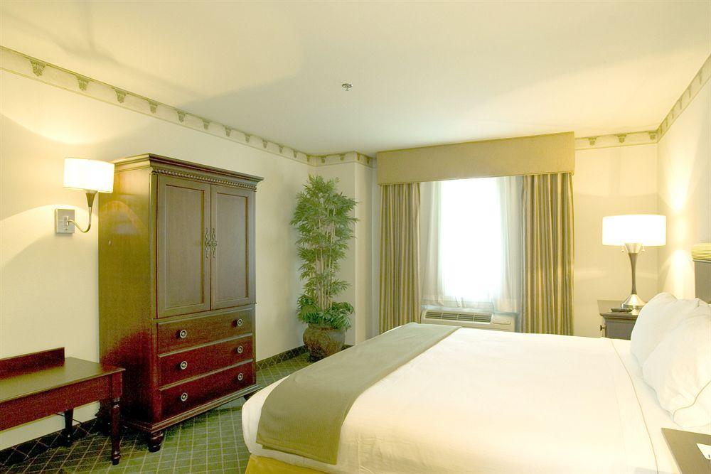 Holiday Inn Express & Suites - Pharr By Ihg Eksteriør billede